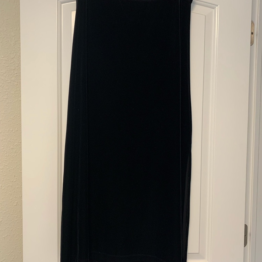 Karen Kane long black velvet skirt, M